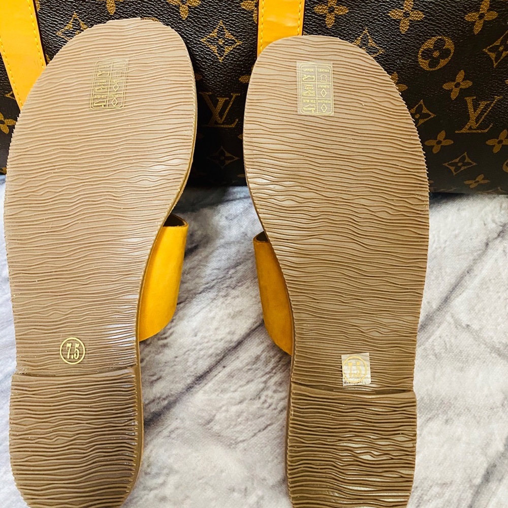 TAHARI - LEATHER SANDALS - Picture 4 of 7